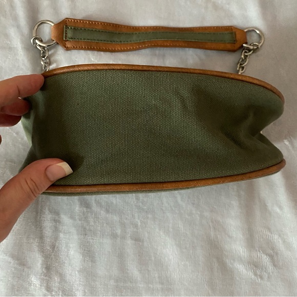 Brandy Melville green canvas shoulder bag with chain and leather strap - Picture 3 of 16